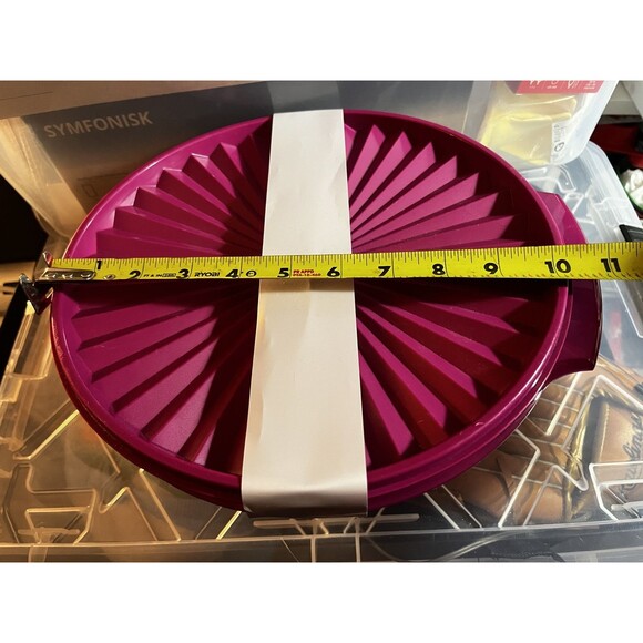 Tupperware Salad Bowl 17 Cups Pink  Kitchen Food Storage Serveware New - Picture 4 of 9